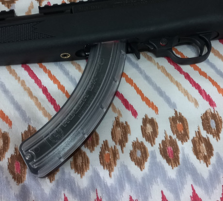      ***RETIRADO DE LA VENTA***   

Vendo cargador original para Ruger 10/22, de 25 cartuchos, modelo 10