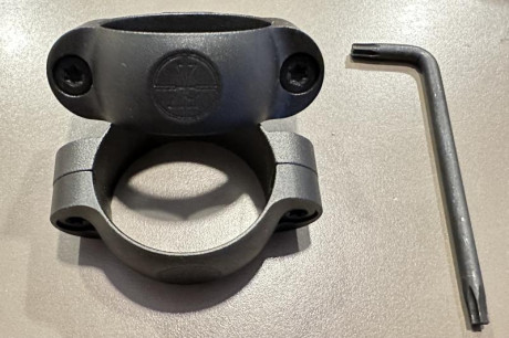 Pongo a la venta un juego de anillas Leupold que tengo y no me sirven. 
Son de tipo QR y de 30mm de altura.
El 10