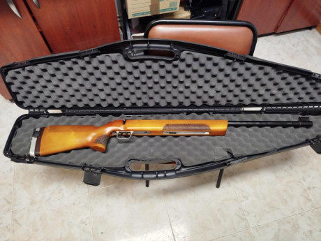 Vendo por cese de actividad (jubilación) carabina Izhmash, modelo CM2, calibre 22LR, versión para zurdo, 60