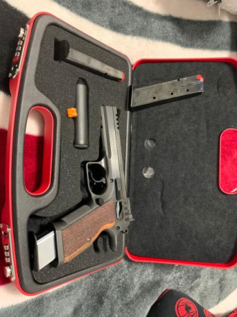 Buenas pongo en venta tanfoglio stock 3 a estreno la compré en julio de este año y solo e disparo con 41