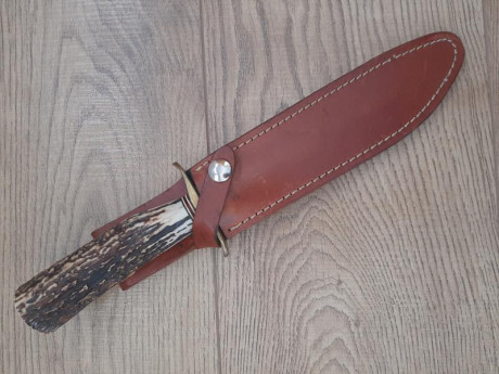 Buenas a todos,
Pongo a la venta este cuchillo marca BLACKJACK original, made in USA, de los años 90. 01