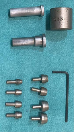 VENDO PILOT TRIMMER (recortador de vainas) con diferentes accesorios y caja de transporte y herramientas
Precio 01