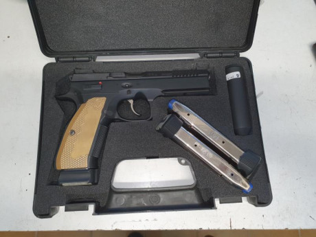 Comprada para mi mujer, Shadow2 OR (Optics Ready) praticamente nueva. Con su estuche original, sus tres 02