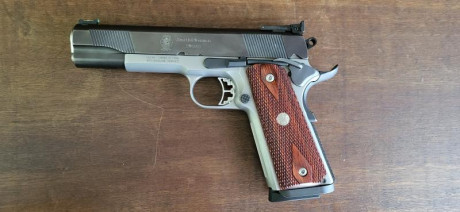 Pongo la siguiente arma en venta:
Marca: Smith & Wesson
Modelo: SW1911 “Doug Koenig”
Calibre: 45 ACP
El 02