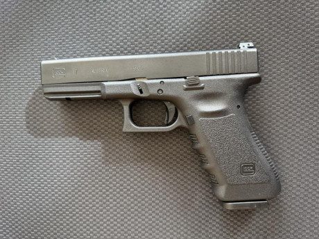VENDIDA  Glock 17 Gen 3 , en perfecto estado , tiene una alza regulable , se entrega la original fija 02