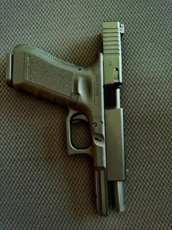 VENDIDA  Glock 17 Gen 3 , en perfecto estado , tiene una alza regulable , se entrega la original fija 00