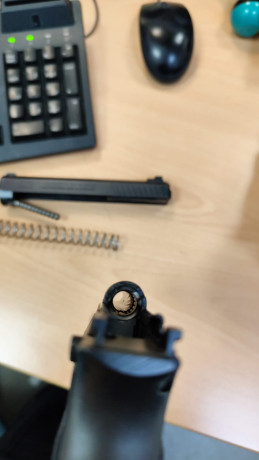Buenas tardes, pongo a la venta un HK P7 M13 con muy poco uso, el arma se encuentra en Sevilla, está guiada 02