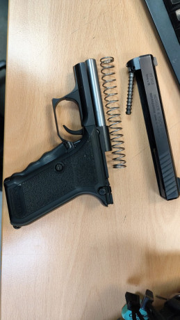 Buenas tardes, pongo a la venta un HK P7 M13 con muy poco uso, el arma se encuentra en Sevilla, está guiada 01