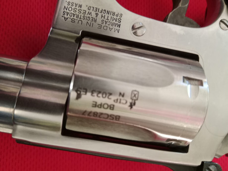 Vendo magnifico revólver S&W modelo 60 3” de cañón 
38 Special  guiado en F armazón pequeño gatillo 00