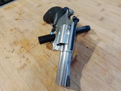 Vendo magnifico revólver S&W modelo 60 3” de cañón 
38 Special  guiado en F armazón pequeño gatillo 11