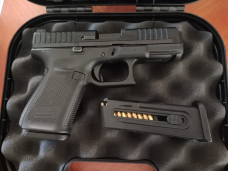 Vendo esta magnífica pistola Glock modelo 44 calibre 22LR  muy nueva, gran calidad y precisión 
Se puede 02