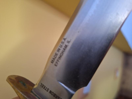 Buenas a todos,
Pongo a la venta este cuchillo marca BLACKJACK original, made in USA, de los años 90. 21