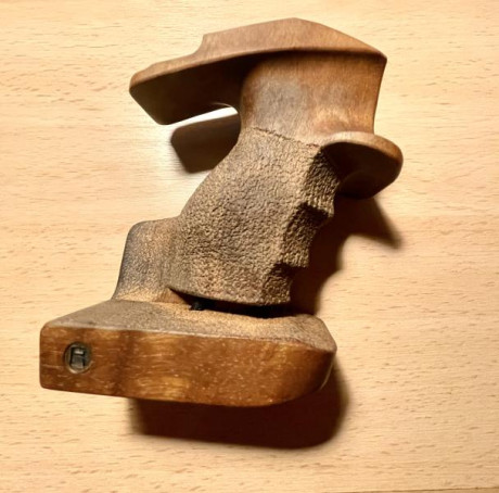 Cacha anatómica RINK para pistola STEYR. Tamaño para L y M regulable, sin tocar. 150€  envió incluido 02