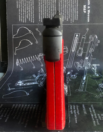 Hola tiradores, pues como no he encontrado ninguna cacha para mi pistola y las que me han propuesto me 10