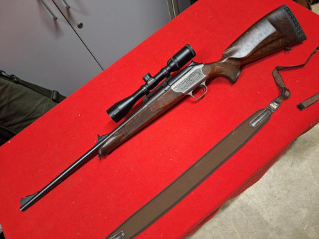 Buenas a todos,

*SE VENDE:* 

Rifle BLASER R93 LUXUS, cal. 30/06 + monturas Blaser de 1" con visor 01