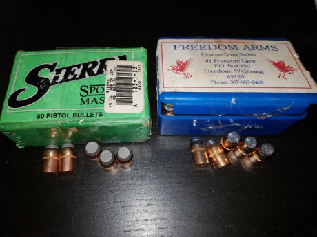 Vendo las siguientes puntas de rifle y arma corta

Lote 1:
.452 Freedom Arms. Son 200 puntas en 4 cajas, 11