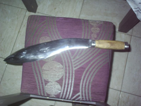 Vendo machete tipo cukri, forjado y templado artesanalmente en fragua con acero de ballesta, mide 58 cm 01
