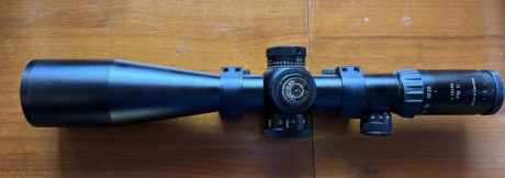 Se ofrece un magnífico visor Schmith&Bender 5-25x56 MPII con retícula iluminada con 10 intensidades, 00