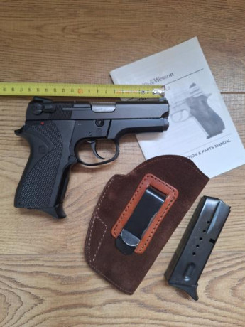 *SE VENDE:*  (((Rebajada)))

Pistola compacta SMITH & WESSON modelo 6904, calibre 9mm. Dos cargadores 01