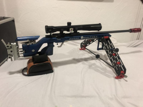 Se vende Bipode CNC
Súper estable,para alta competición 
225 euros 
Interesado por whasat 654 112360
Portes 00