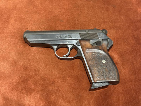 VENDIDA CZ 70 . Cal 7,65 . Para guiar en licencias A ó B , no da la medida para la F . Depositada en la 00