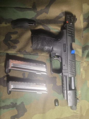 Se vende pistola de la marca Walther P22 target del calibre 22lr, guiada con la licencia F , con poco 02