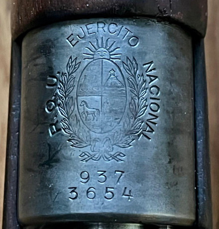 Vendo Mauser 7x57 Fabricado en BRNO para ejército Uruguayo. Tiene unos 100 años. Funciona bien. Guiado 40