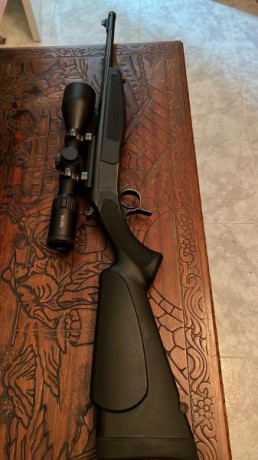  IMG-20241223-WA0014.jpg 
Hola, un compañero vende este rifle monotiro Bergara b13 en calibre 243. Visor 01