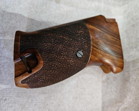 VENDIDA Cacha Nill nueva.
Para walther P38 01