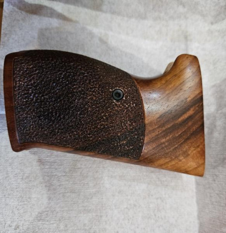 VENDIDA Cacha Nill nueva.
Para walther P38 00