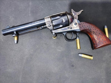 Cerrar vendida—REBAJA Vendo revolver Uberti 5.5" cal .357 Magnum, en perfecto estado y funcionamiento. 02