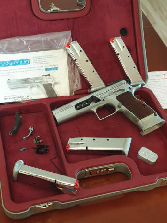Pues eso, cambio a 2011 y hago caja para equipo nuevo. 
Tanfoglio Limited Custom 9mm
4 Cargadores con 11