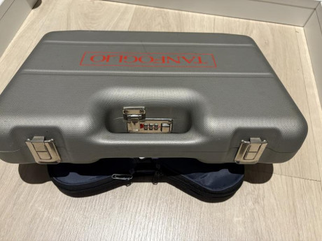 Pues eso, cambio a 2011 y hago caja para equipo nuevo. 
Tanfoglio Limited Custom 9mm
4 Cargadores con 20