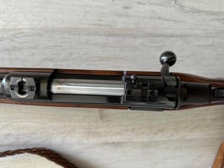 Vendo rifle Browning  A-Bolt madera, calibre 270win. Buen estado, pocas salidas. 
Incluido en el precio: 01