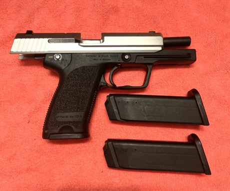 Pistola HK USP Bitono calibre 9mm. Con tres cargadores, precio 350 mas gastos de envió. 00