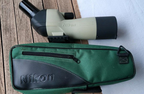 VENDO telescopio Nikon, Mod. RA II, acodado, de 25X WA x 60 mm.
Funda original.
Precio 200 euros, mas 00