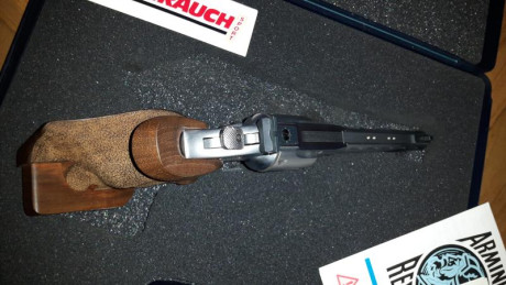 Buenas compañeros.
Pongo a la venta mi revolver del .32, esta seminuevo.
Lo compre como segunda arma del 01
