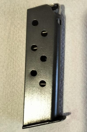 Vendo cargador para Walther PPS, del 9 corto, nuevo a estrenar.
35€+ portes. 01