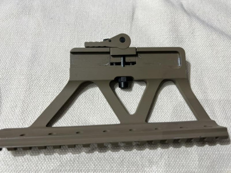 Vendo soporte para colocar visor con rail picatinny en Rifles y escopetas Saiga, Molot y Kalashnikov de 01