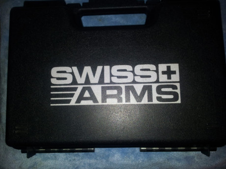 Interesado en comprar maletín SWISS ARMS.
WhatsApp  620 29 38 43 00