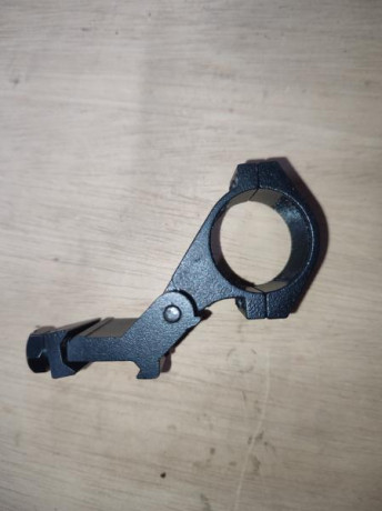 Se vende montura abatible vector Optics para magnificador (tubo30mm) en acero,  40mm desde la base hasta 00
