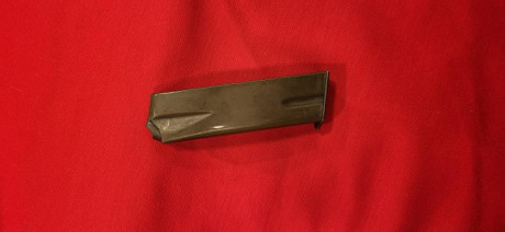 Cargador original pistola FN Browning GP35 del 9 parabellum. Es el original con acabado fosfatado. Está 01