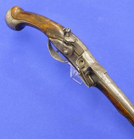 Voy a colocar unas fotos de un arma larga alemana de llave de mecha del siglo XVI. 11