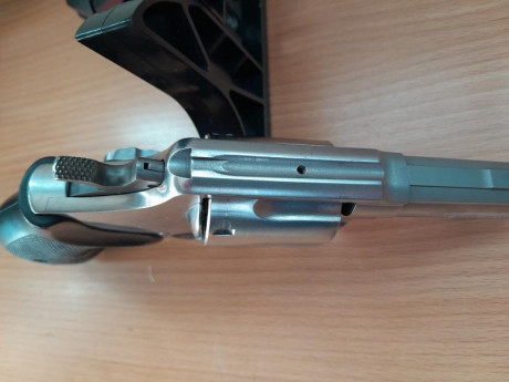 Se vende revólver de 3" S&W calibre .357 modelo 65
El arma está en perfectas condiciones. Parece 00