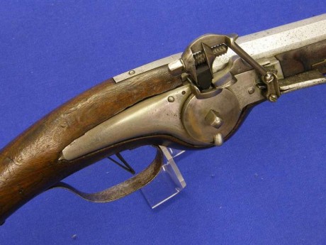 Voy a colocar unas fotos de un arma larga alemana de llave de mecha del siglo XVI. 61