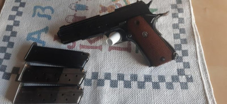 Buenas tardes , pongo en venta una Llama modelo Vlll en cal .38 SA con tres cargadores,por un importe 01