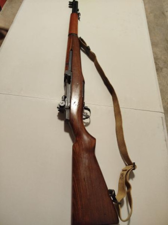 Pongo a la venta un magnífico Garand M1
Con varios clips (cargadores) 
En un estado excepcional. No ha 02