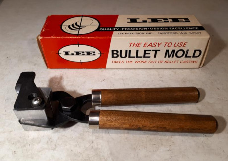Vendo las siguientes turquesas LEE:

Molde Lee 533-410-M de 1 cavidad, ref.90473
Bala .533" minié 30