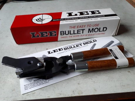 Vendo las siguientes turquesas LEE:

Molde Lee 533-410-M de 1 cavidad, ref.90473
Bala .533" minié 21