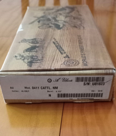 Se vende Colt Modelo 1873 de Uberti en calibre 45 LC con cañón de 5 1/2 pulgadas. Estado muy bueno, solo 01